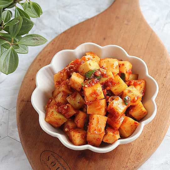 [EMO KIMCHI] 깍두기 / Cubed Radish Kimchi